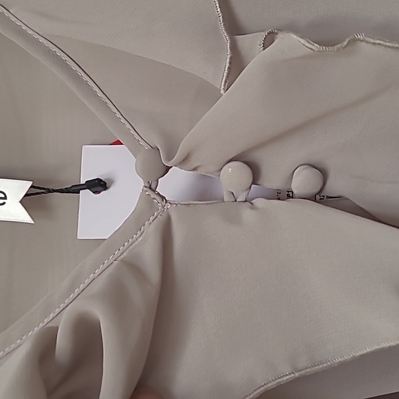 NWT sheer blouse - Picture 3 of 5